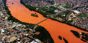 Decisão na Inglaterra pode deixar 320 mil atigindos de fora de ação de Mariana.